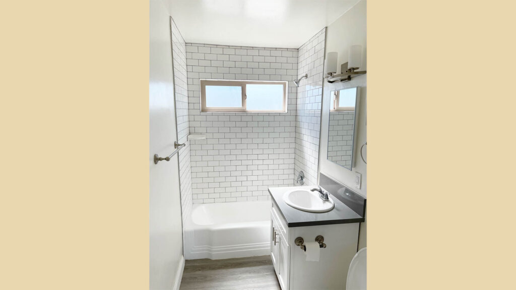 Sussex Apartments - Bathroom